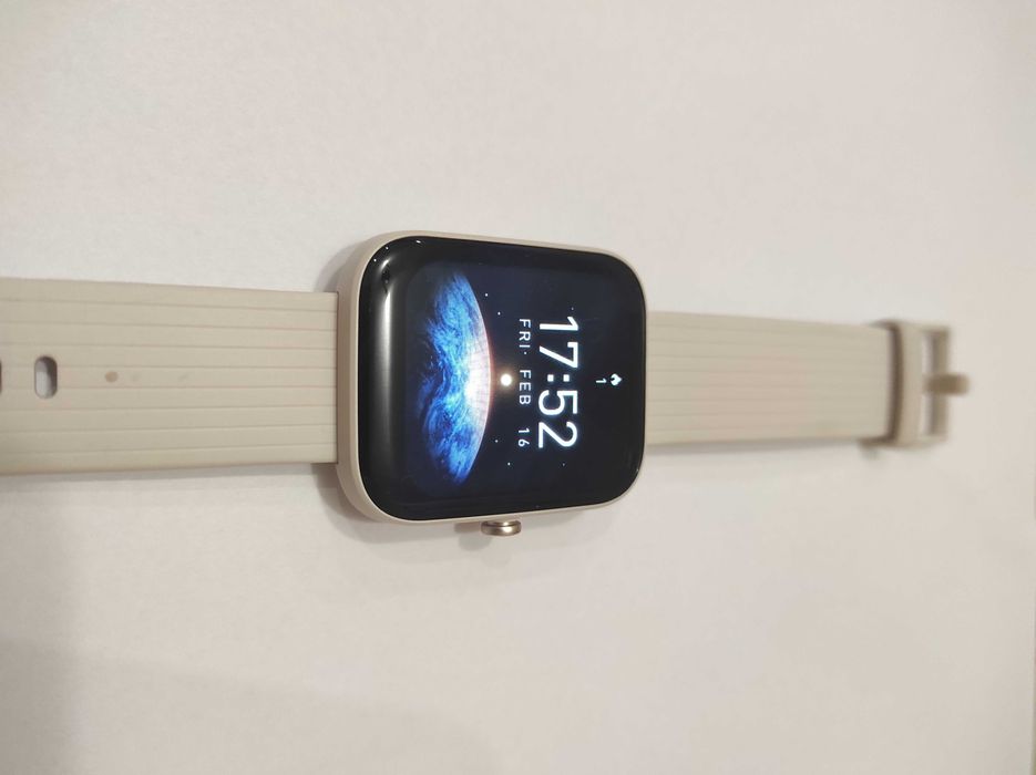 Розумний смарт-годинник Amazfit Bip 3 Pro