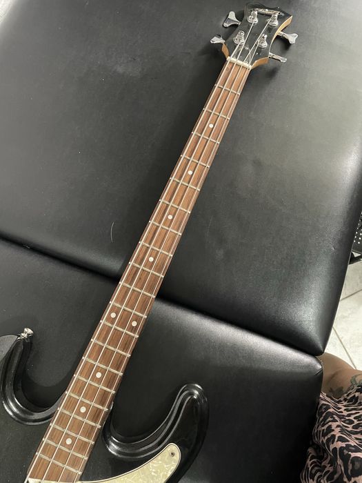 Gitara basowa Aria Diamond