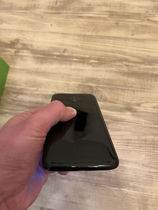 Продам мобильный телефон Motorola G7 Power!