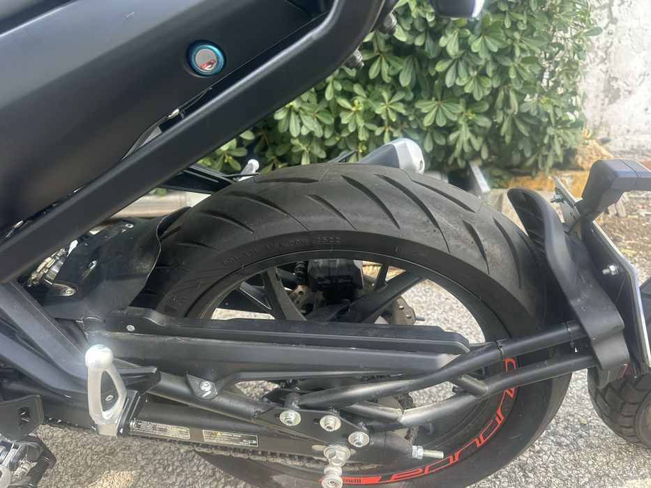 Moto Benelli Leoncino 125