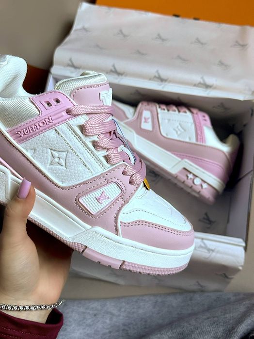 Louis Vuitton Trainer Sneakers Pink White (без предплат)

А Банк