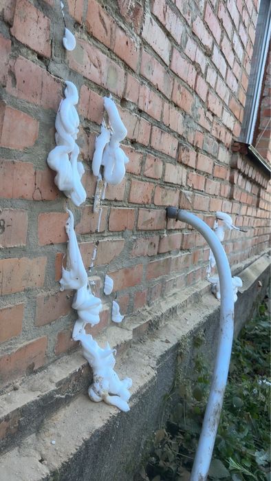 Утеплення Піноізолом Заповнення пустот піною. Рідкий пінопласт