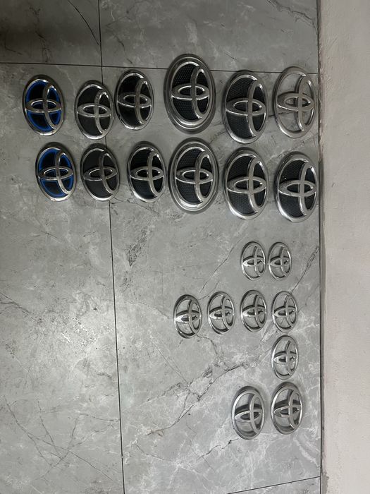 Емблеми toyota , Rav 4 , hybrid , GR