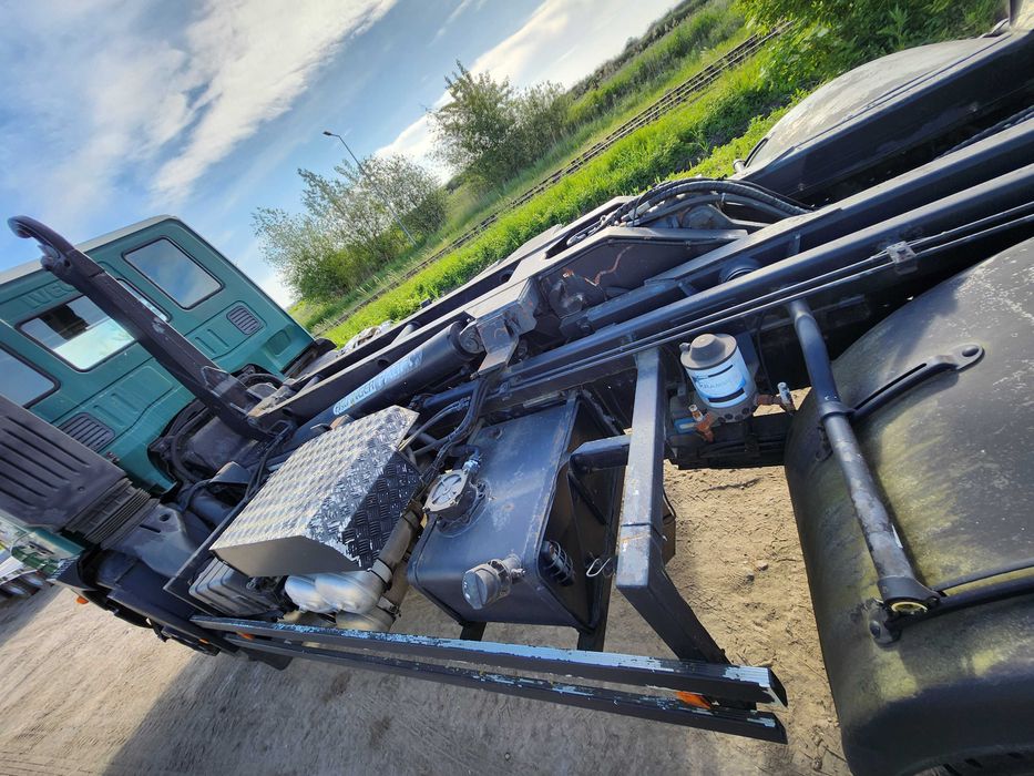 Iveco Trakker, hakowiec, napęd 4x2, 360kM, 2009 rok