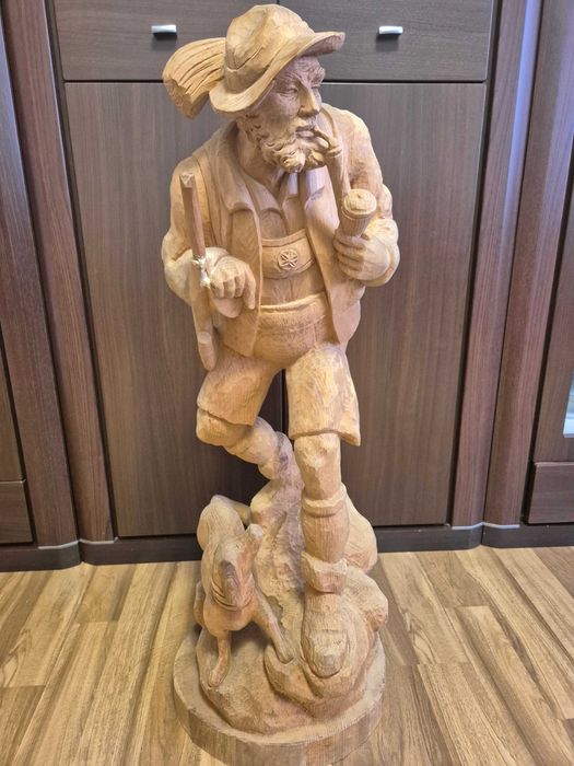 Ręcznie rzeźbiona unikatowa figura myśliwego z psem Bawaria 100cm