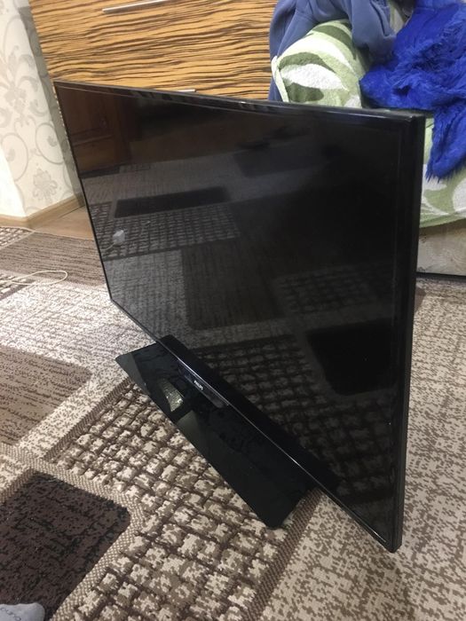 Плазма  Phillips 40PFT5300/12 диагональ 100см.