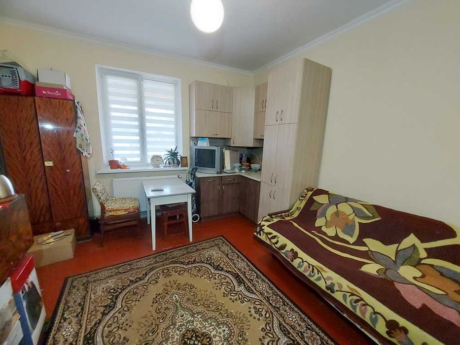 Продається добротний житловий будинок в центр. частині  м.Стрий...