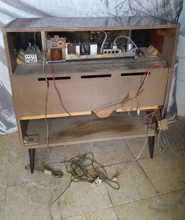 Rádio e giradiscos grundig