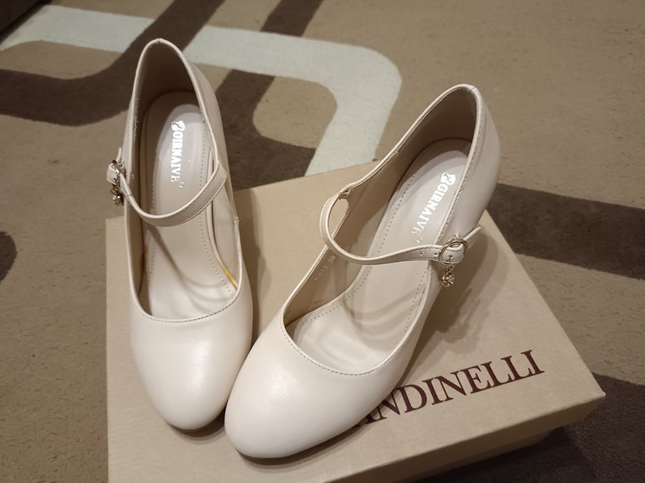 Туфлі бежеві 39р шкіра