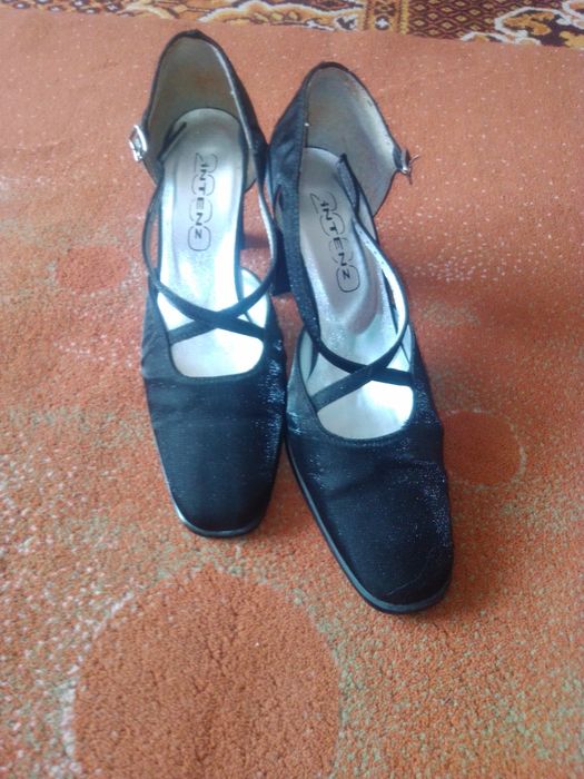 Buty, wysoki obcas, czarne, atłasowe