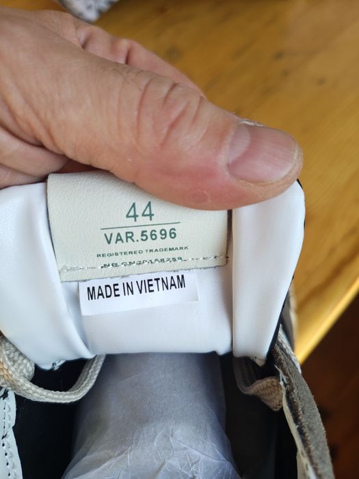 Продам кроссовки Premiata
