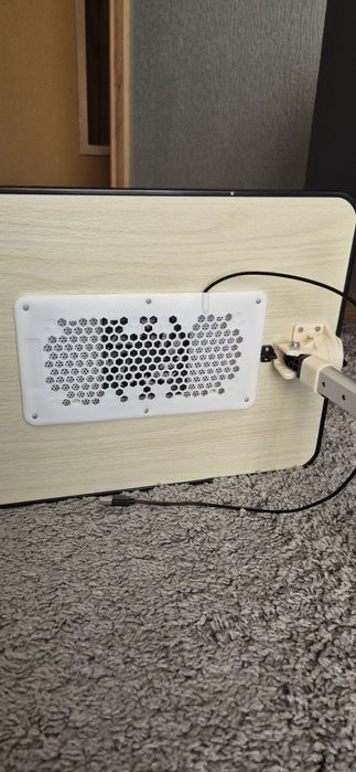 Стіл підставка під ноутбук з вбудованим кулером