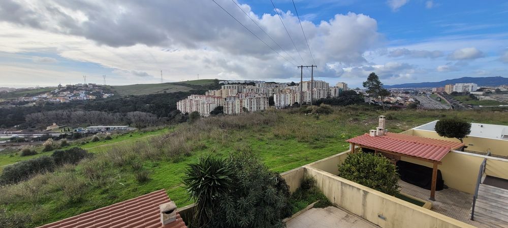 Moradia com 5 quartos em Agualva Cacem