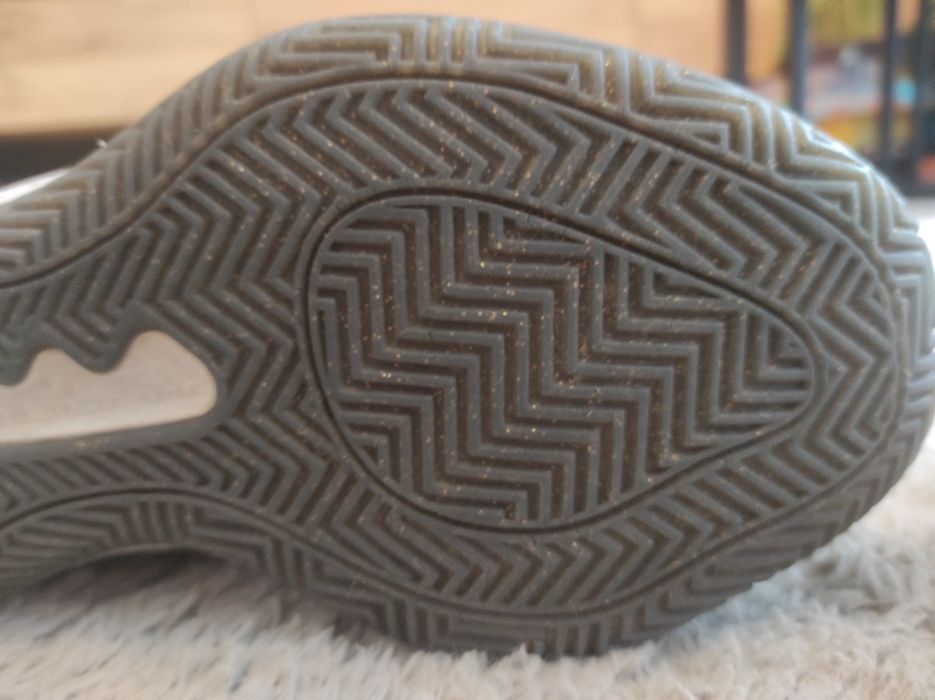 Buty koszykarskie adidas Deep Threat Primeblue r. 38 i 2/3