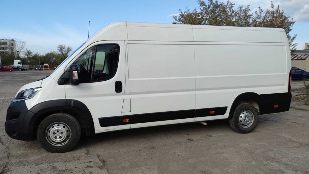 Wynajem lub wypożyczenie auta dostawczego busa Citroen Jumper L4H2