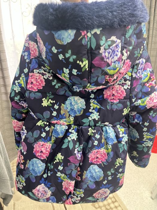 Куртка для дівчинки на флісі на 5-6 років