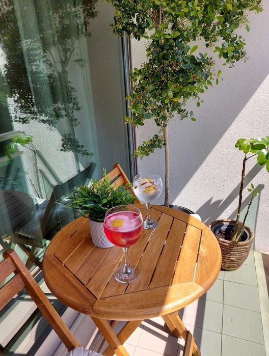 Conjunto dobrável de mesa e 2 cadeira em madeira