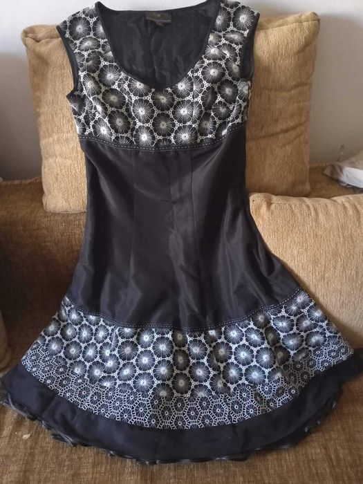 Плаття з вишивкою дуже вишукане