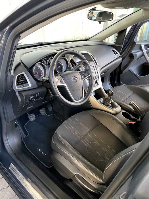 Opel Astra J SW 2013 | Caixa Manual | 127 mil | Bom estado