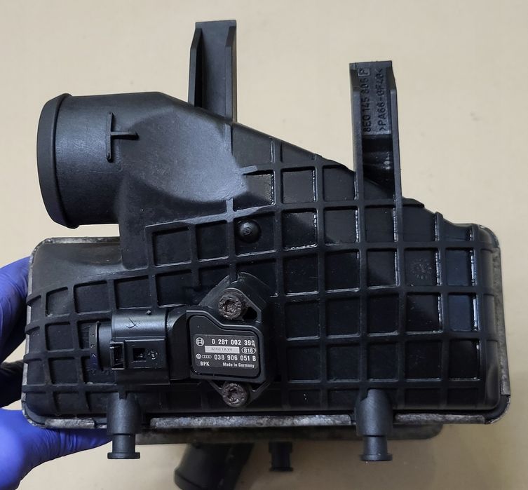 chłodnica intercooler powietrza czujnik audi a4 b6 b7 8e 2.5 tdi oe