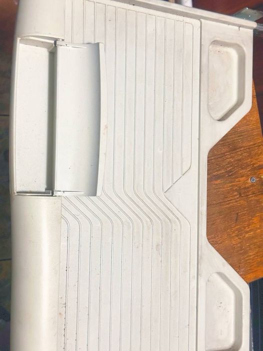 Выдвижная полка для клавиатуры и мышки