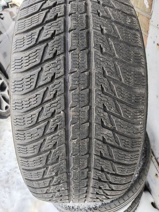 Шини Nokian 275/45 R21
