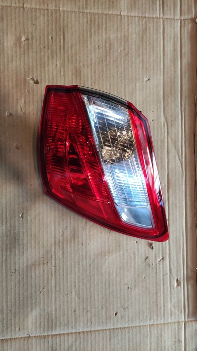 Lampa prawa tył Nissan Qashqai +2 j10 lift
