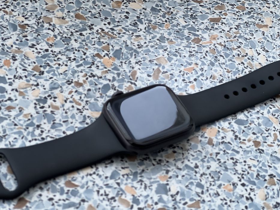 Продаю, apple watch 6 series 44mm.