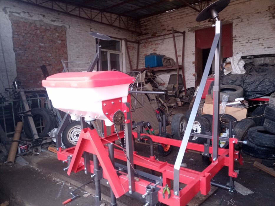 Пленкоукладчик грядообразователь в наявності!!!