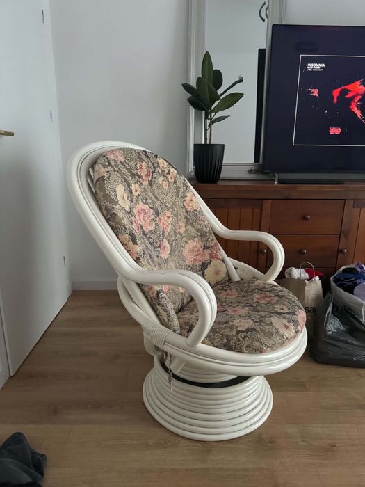 Piekny bujany fotel