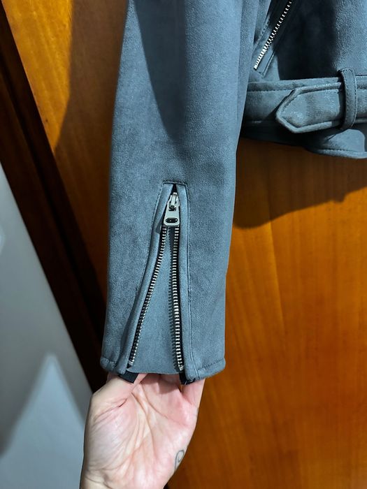 Casaco bershka pele pessêgo cinza