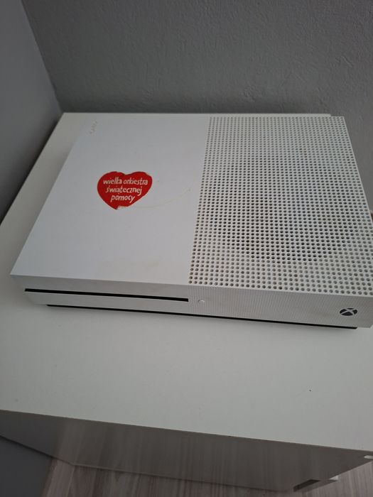 Xbox One S + 2pady +gry+kierownica