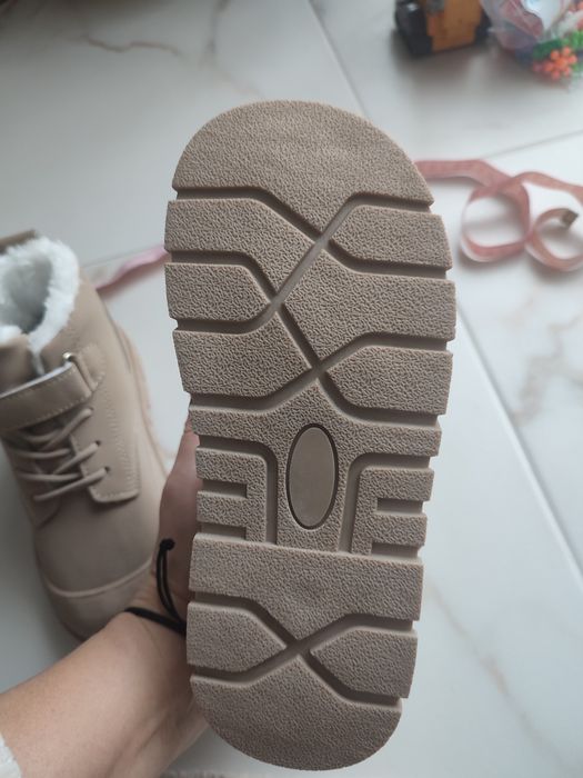 Зимові черевики,  нові