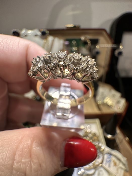 Продам кольца с бриллиантами