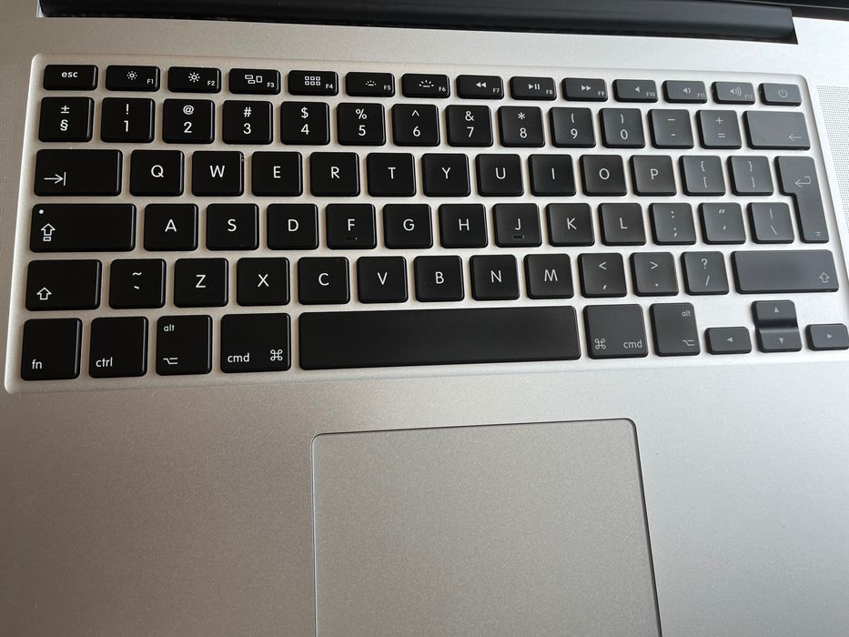 Laptop Apple MacBook, i7 16GB