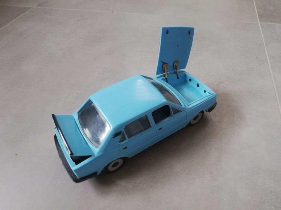 Stara zabawka Skoda 105 prl