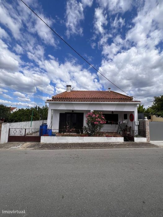 Moradia T3+1 com 118m2, Foros de Lagoiços, Couço