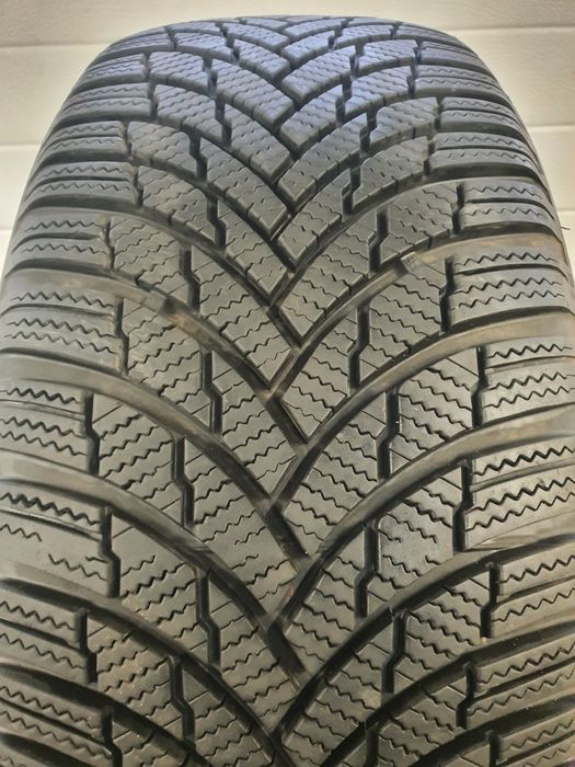 215/50R18 Firestone WinterHawk 4