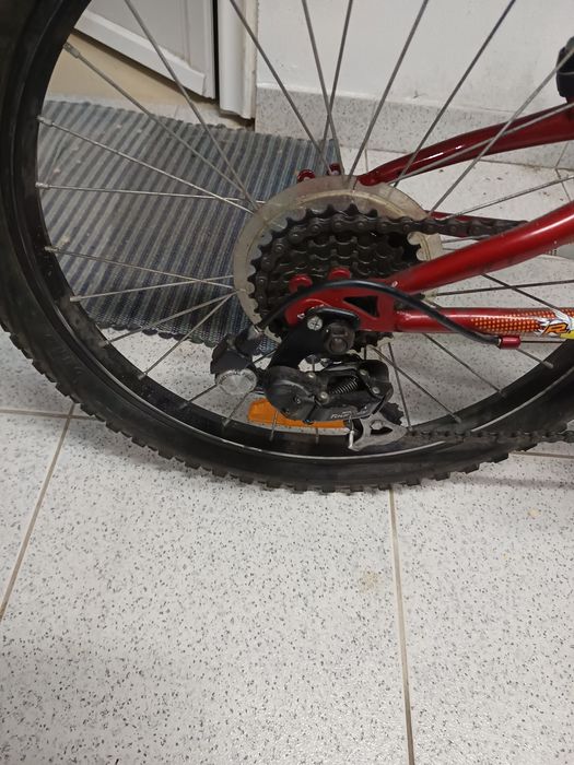 Bicicleta roda 20 com mudanças.