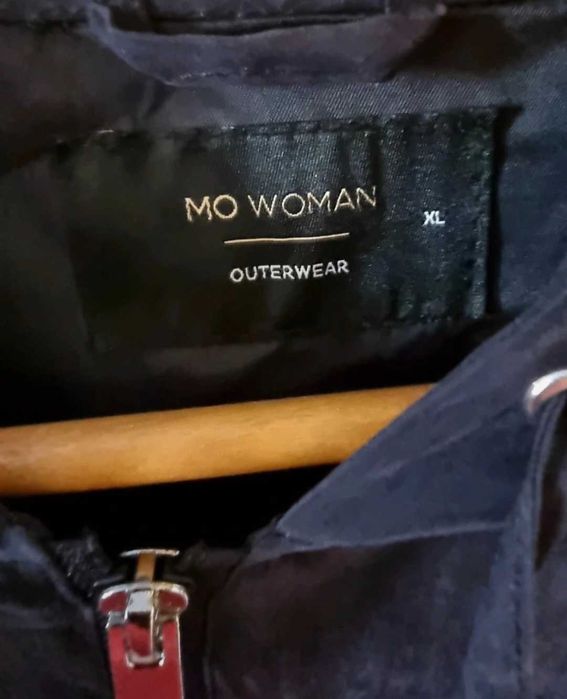 Parka preto com capuz