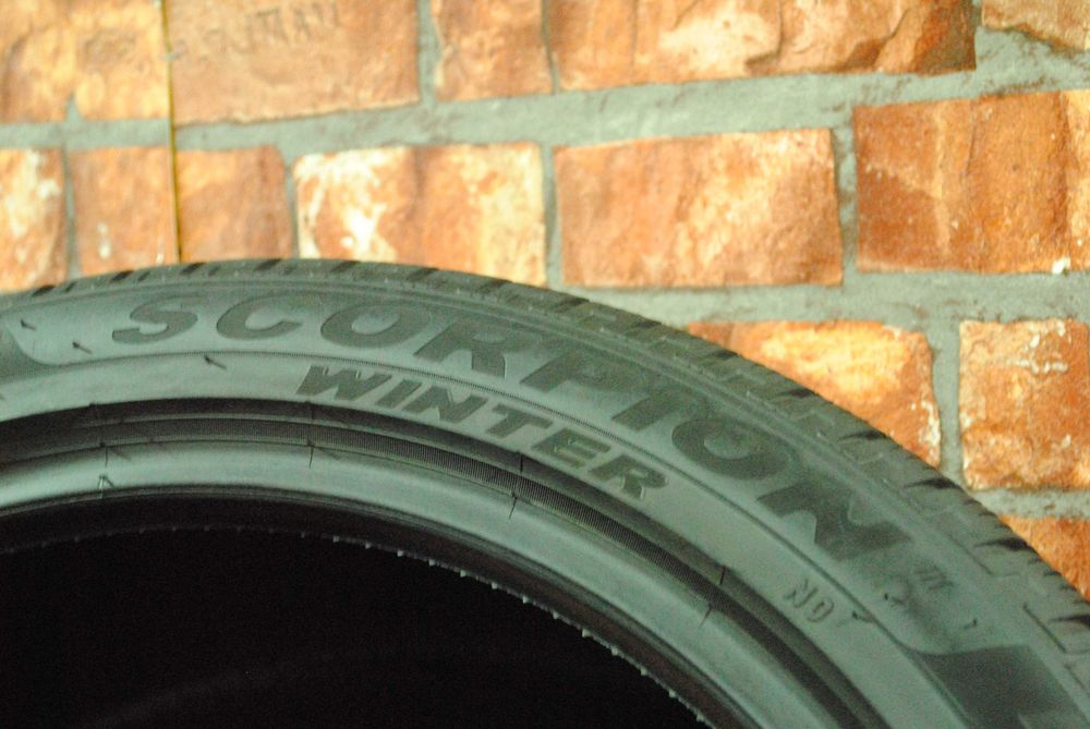 Pirelli 275/40-305/35 R21 Різно широкі