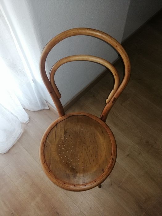 Cadeira Thonet (modelo infantil).
