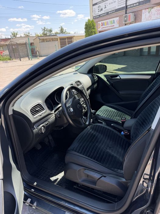Volkswagen Golf VI