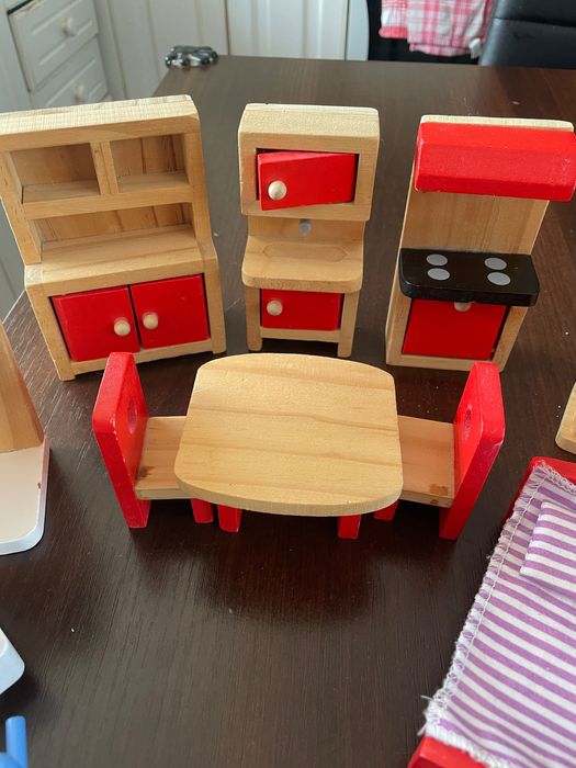 Mebelki do domku dla lalek