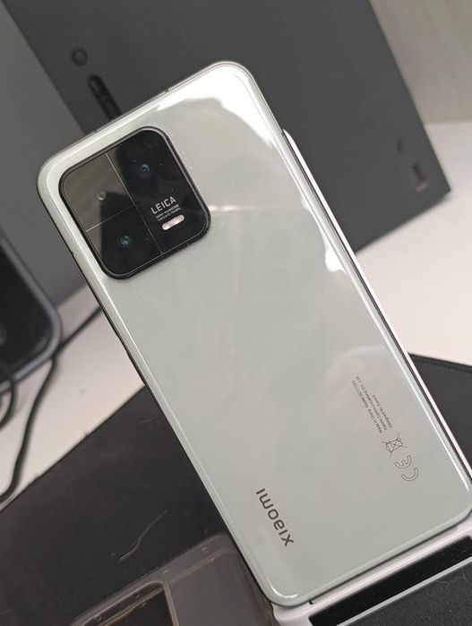 Sprzedam telefon Xiaomi 13