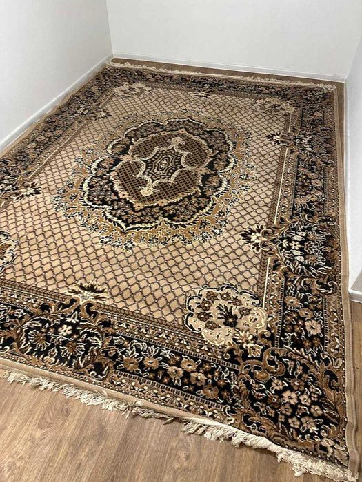 Продам шерстяные ковры ссср в хорошем состоянии.