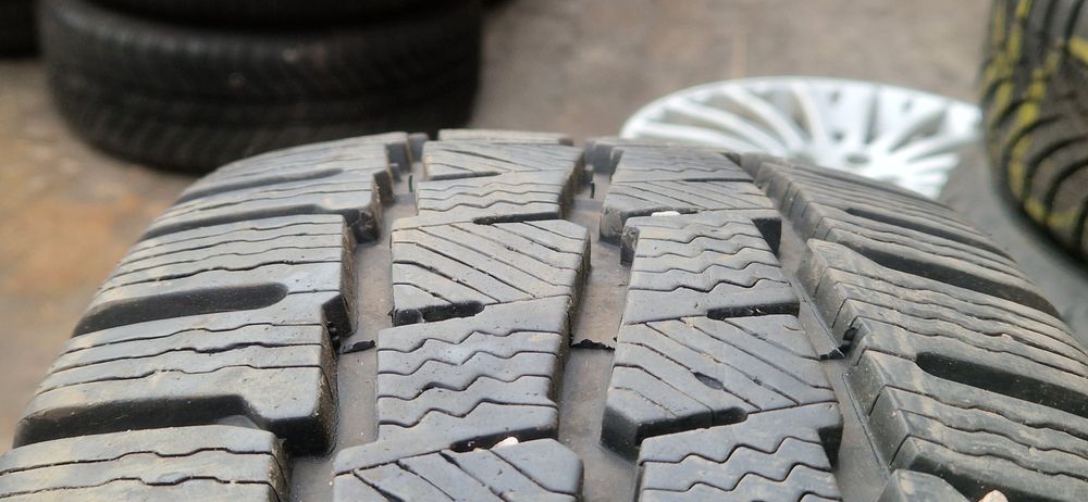215/60 R17C 104/102H Michelin Agilis Alpin 8mm 2022r