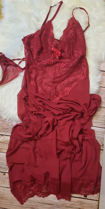 seksowna koszula nocna czerwona burgund długa plus stringi