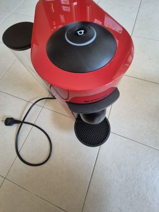 Nespresso Vertuo Plus (modelo De'Longhi vermelho Carcavelos E Parede ...