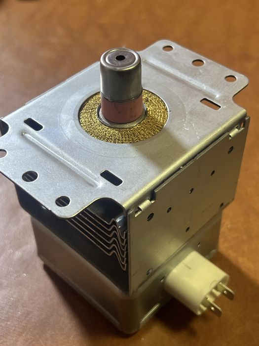 Магнітрон мікрохвильовоі печі